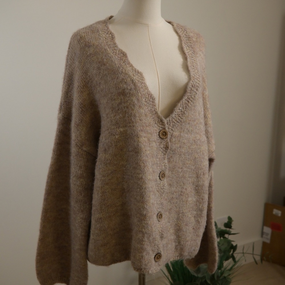 SHEIN Women Beige Marled Knit Oversized V-Neck Button Front Cardigan Sweater L